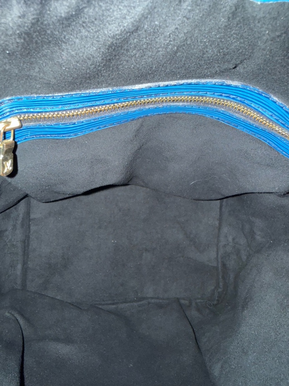 Louis Vuitton Epi Leather Noé Bucket Bag – Blue (Vintage) – Includes COA - Picture 9 of 17